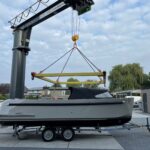 Seafury Tender Hawker 650, boot op trailer wordt getakeld