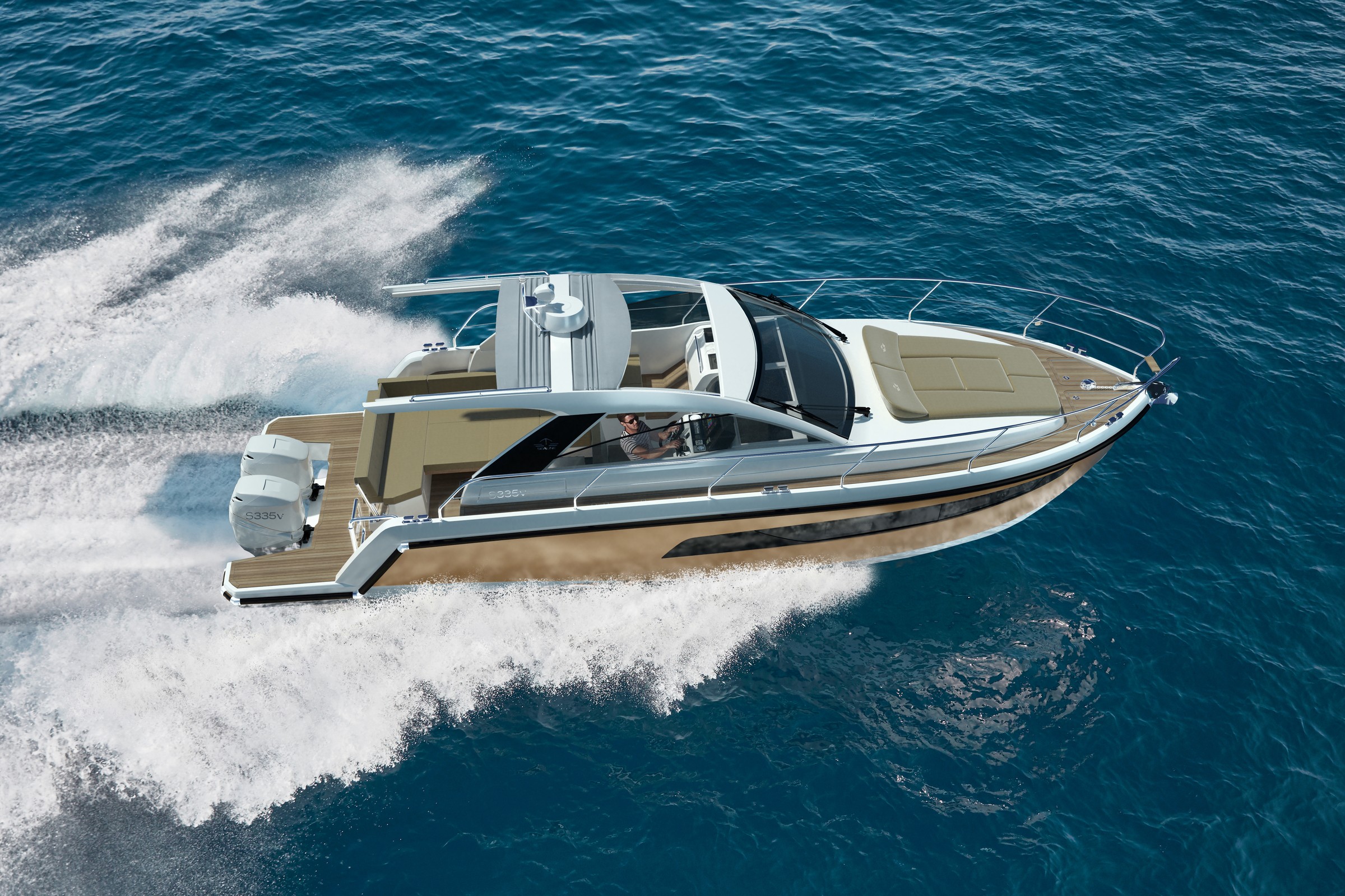 Sealine S335v, boot varend op zee