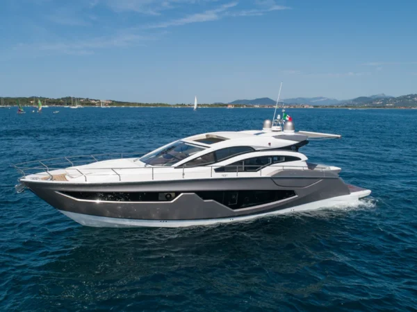 Sessa Marine C54, jacht varend op zee