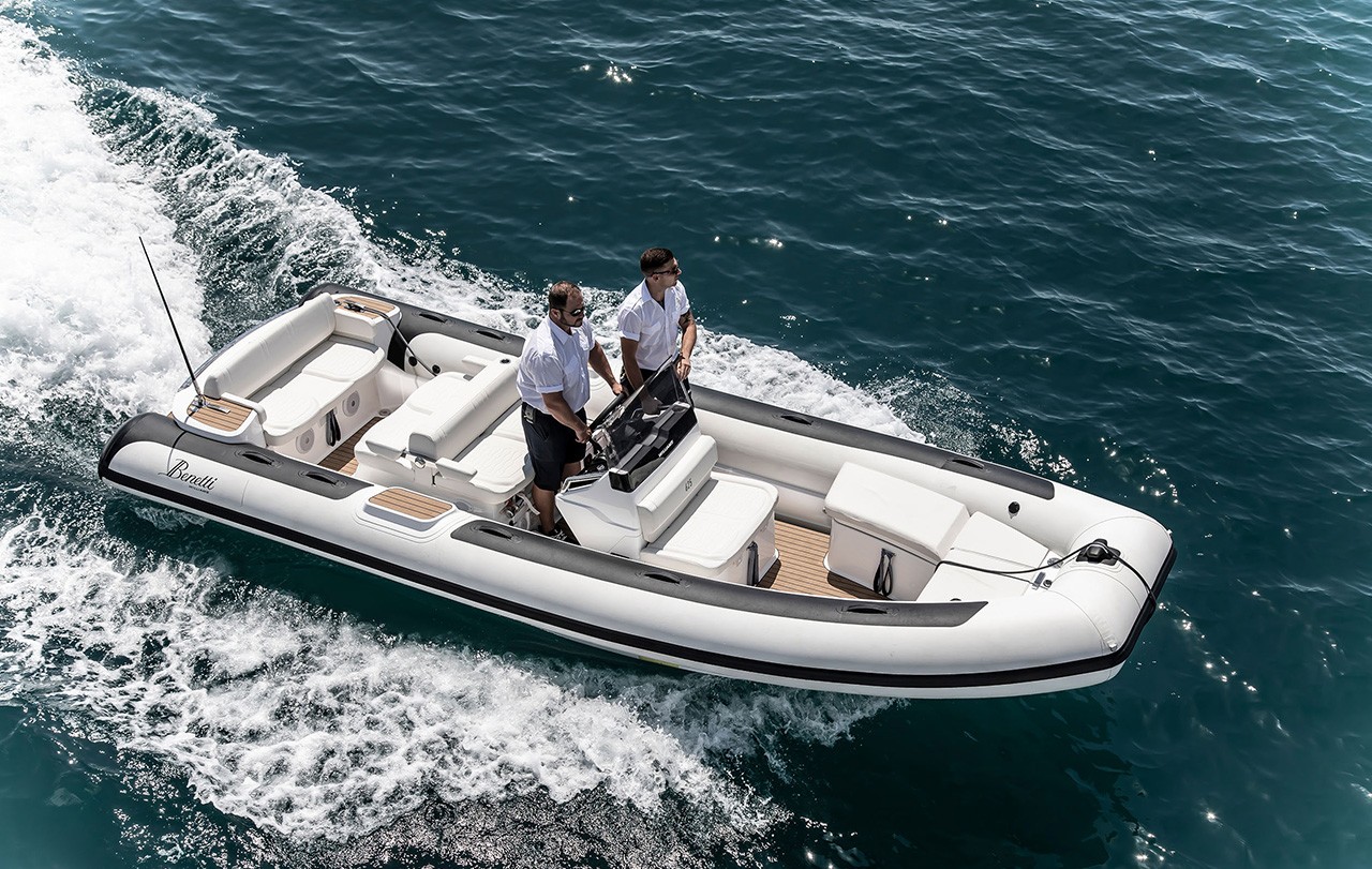 Williams Jet Tenders DieselJet 625, rubberboot varend op zee