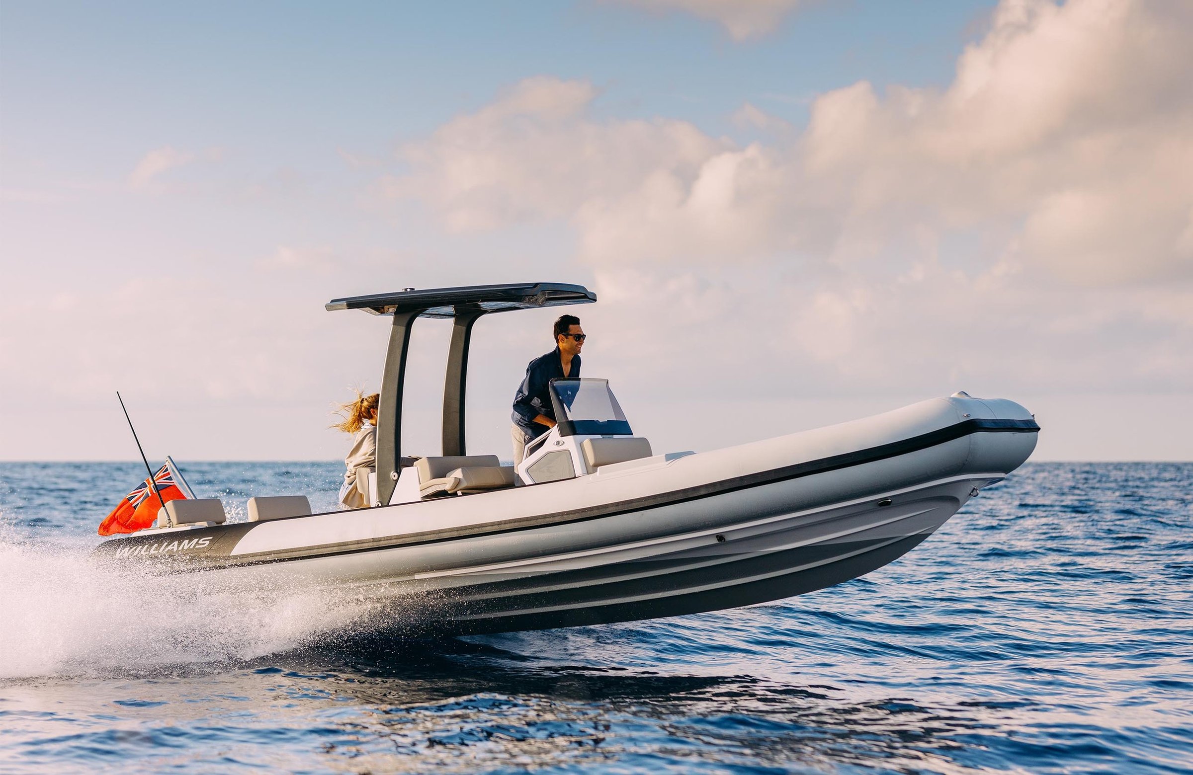 Williams Jet Tenders EvoJet 70, rib boot varend op zee