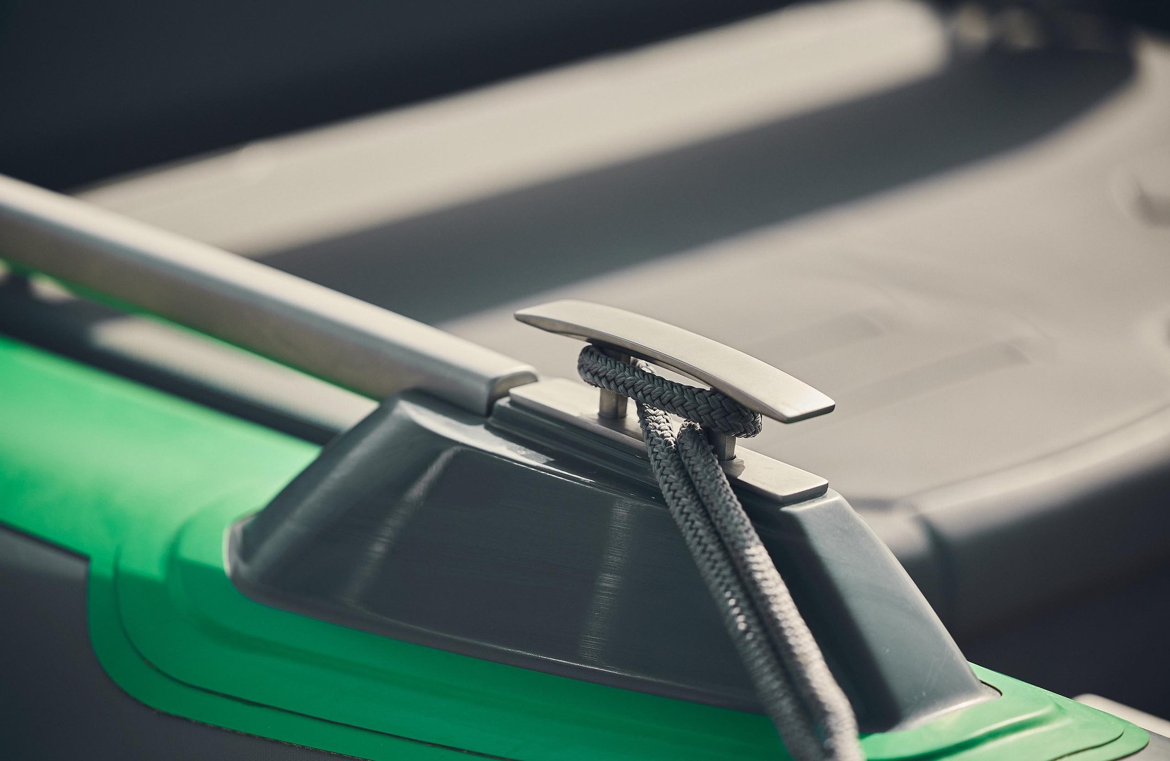 Williams Jet Tenders SportJet 520, close-up meerpaal met touw