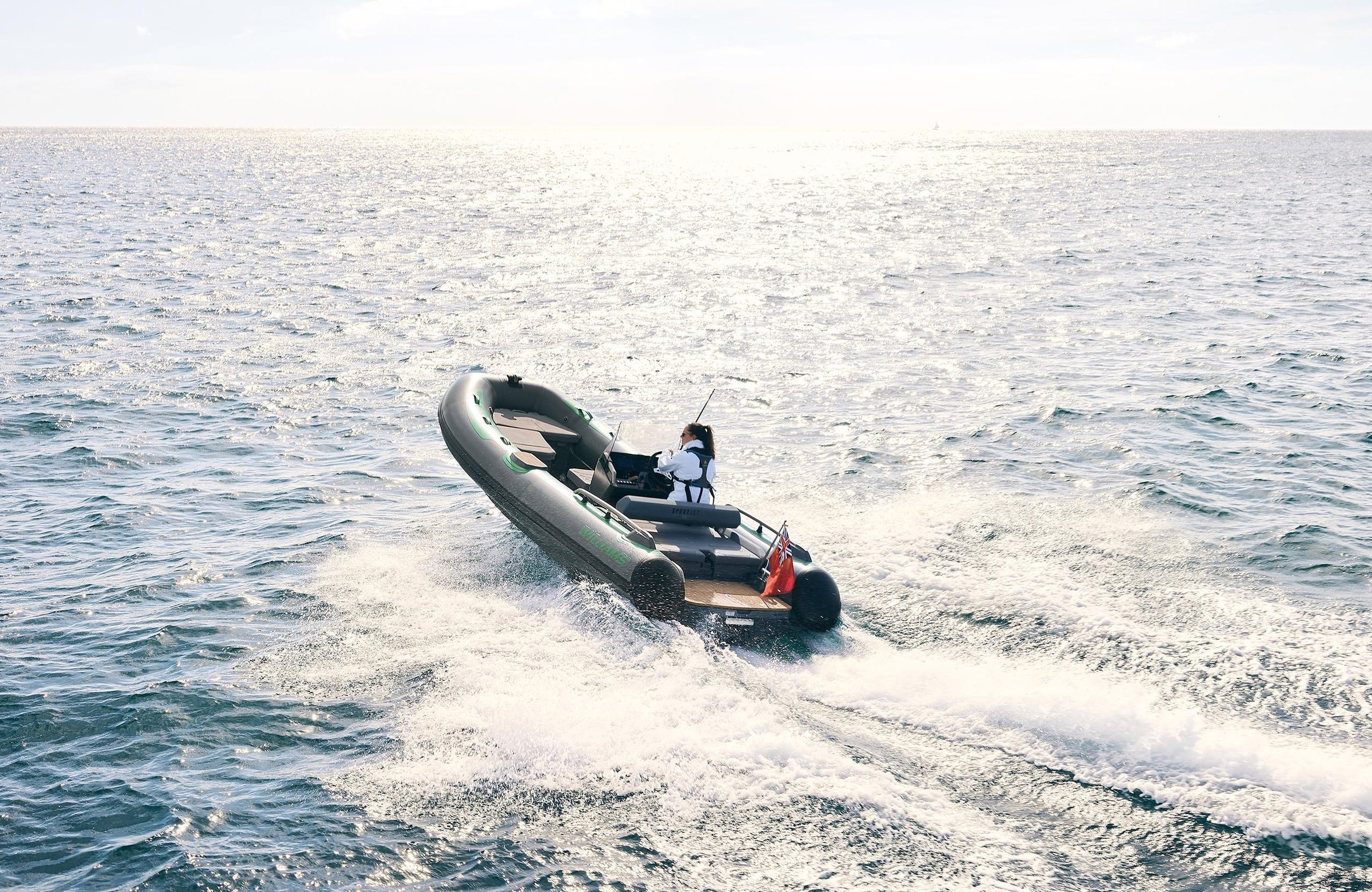 Williams Jet Tenders SportJet 520, rubberboot varend over zee