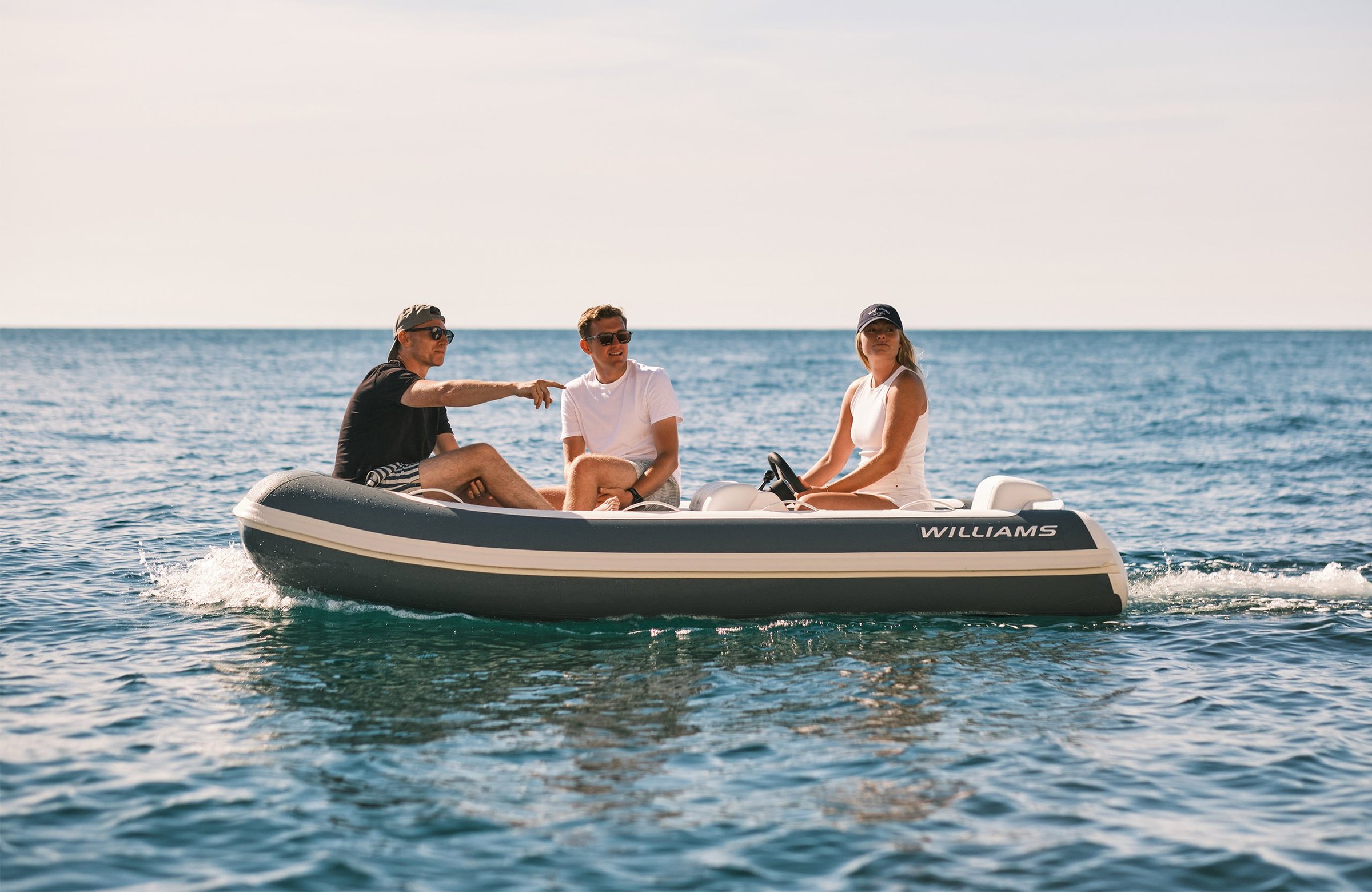 Williams Jet Tenders TurboJet 320MX, rubberboot met drie personen vaart