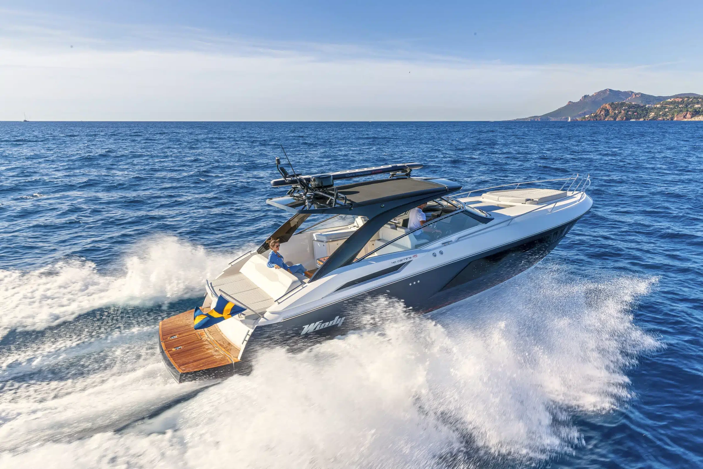 Windy 40 Camira, speedboot varend op zee
