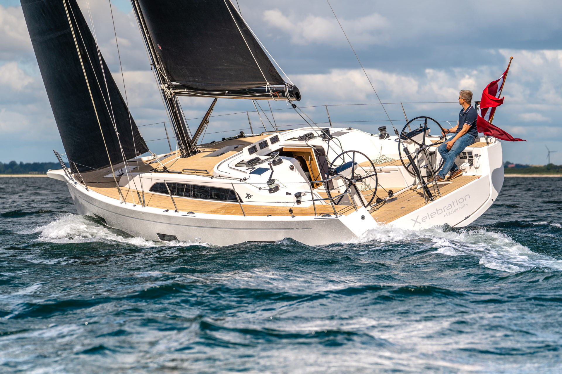 X-Yachts X4^0, zeilboot varend op zee