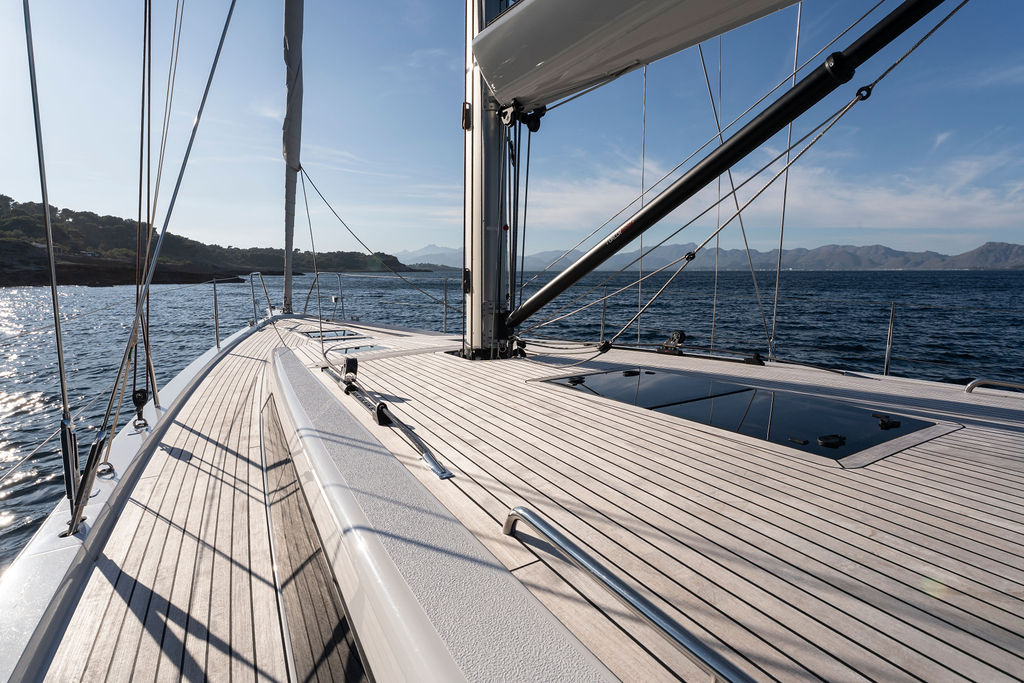 X-Yachts X4^9 MkII, dek van zeilboot