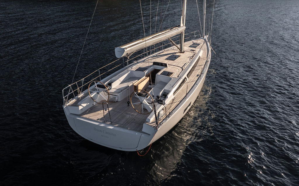 X-Yachts X4^9 MkII, zeilboot met dubbele stuurwielen bovenaanzicht