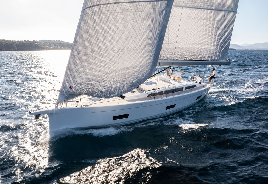 X-Yachts X4^9 MkII, zeilboot varend op zee