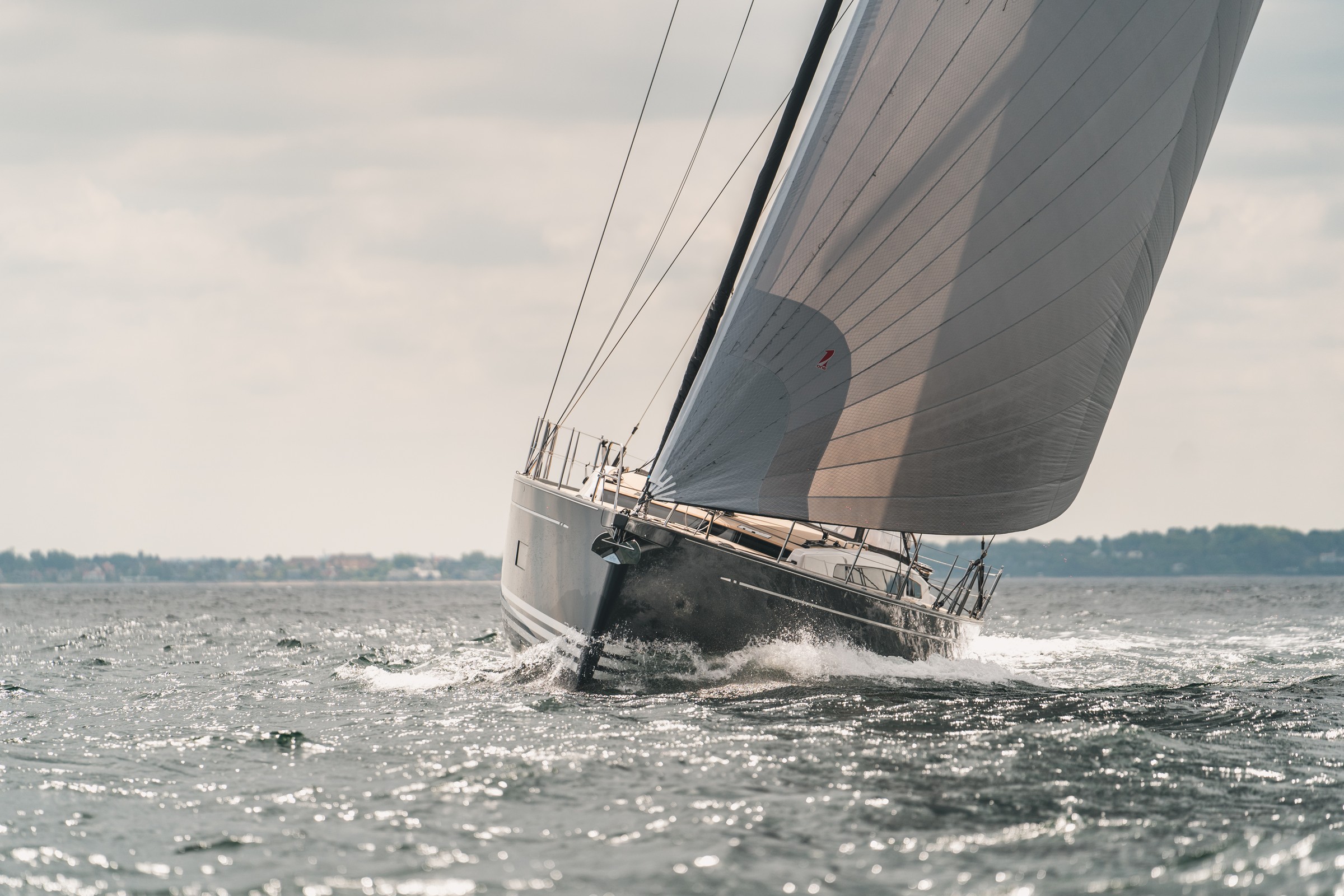 X-Yachts X5^6, zeilboot varend op zee