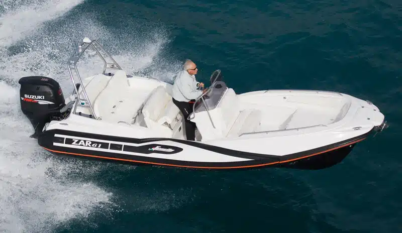 Zar Formenti Zar 61 Suite Plus, boot varend op zee